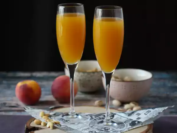 Recept Bellini, de makkelijke italiaanse perzikcocktail die je thuis kunt maken!