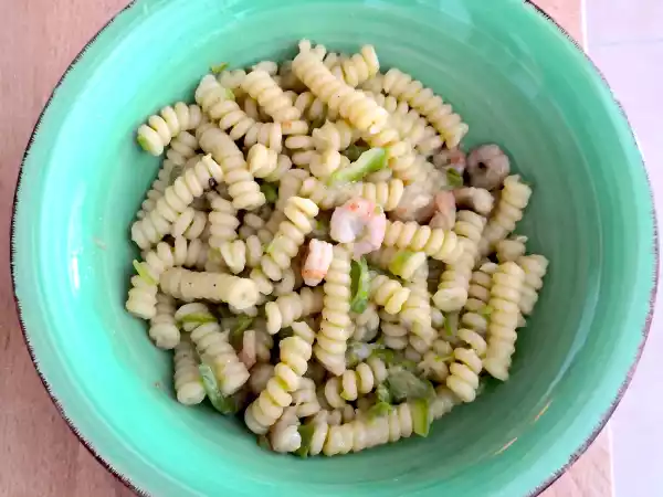 Recept Fusilli met courgettes, garnalen en gember