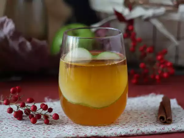 Recept Pumpkin spritz, de pittige cocktail met pompoensiroop!