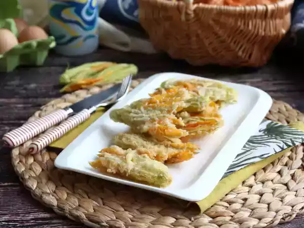 Recept Gebakken courgettebloemen, het recept voor beslag met bruisend water