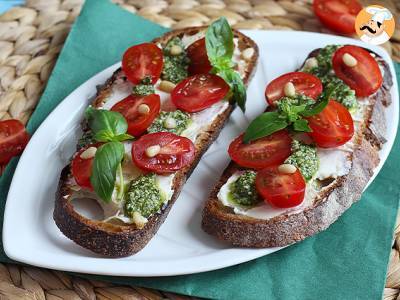 Recept Broodjes verse kaas, pesto en kerstomaatjes