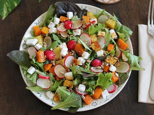 Recept Salade van butternut, aardappel, radijs en feta