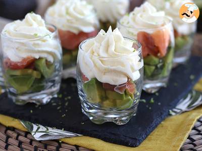 Recept Glaasjes met gerookte zalm en avocado