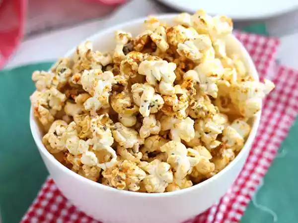 Recept Popcorn met pizzasmaak