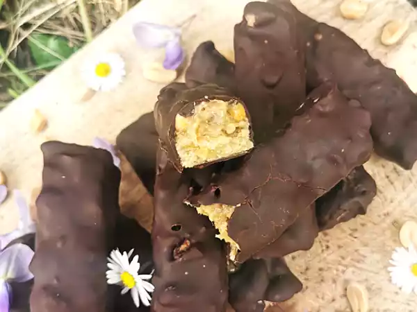 Recept Veganistische en glutenvrije zelfgemaakte snickers-repen