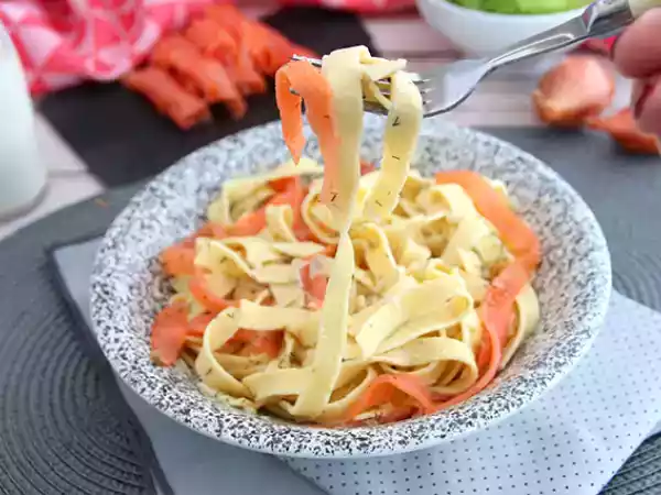 Recept Tagliatelle met gerookte zalm en dille