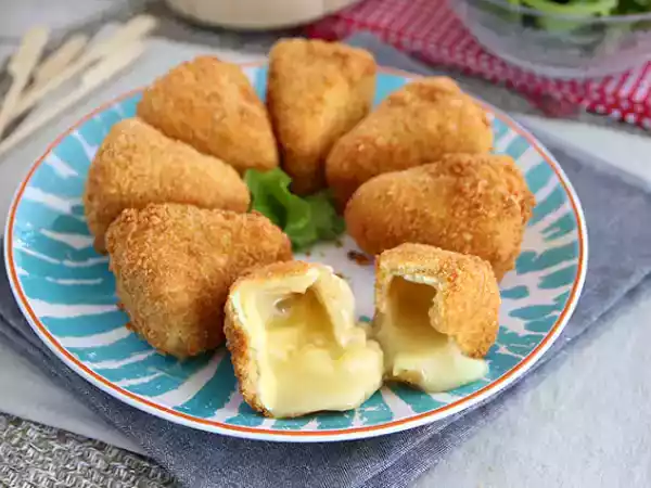 Recept Gepaneerde camembert, smeltend en krokant