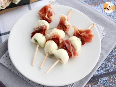 Recept Spiesjes van mozzarella, gerookte ham en zongedroogde tomaat