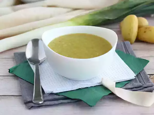 Recept Snelle en makkelijke prei en aardappelsoep