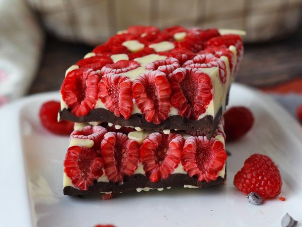 Recept Chocoladereep in franui-stijl met frambozen, witte chocolade en pure chocolade!
