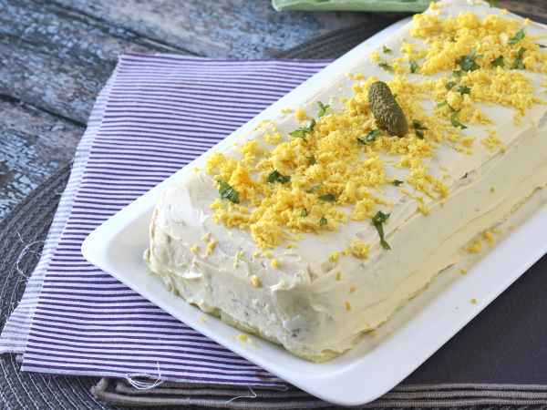Recept Makkelijke no-bake koude aardappeltaart met tonijn en mayonaise