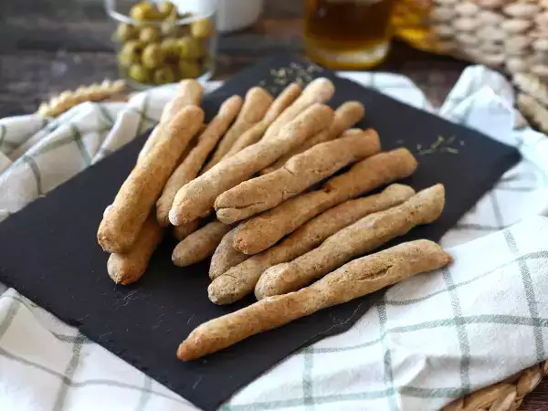 Recept Zelfgemaakte gekruide gressins: makkelijk te maken en super knapperig!