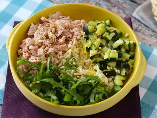 Recept Orzo pastasalade met zalm en courgette