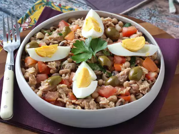 Recept Veldsla met tonijn, eieren en olijven: de portugese klassieker!