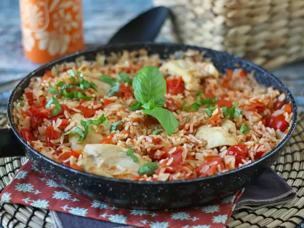 Recept Eenpansgerecht met kip, rijst met tomaat en paprika