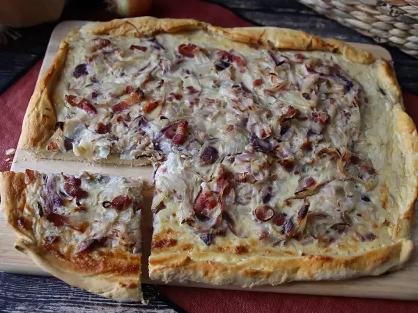 Recept Zwiebelkuchen: de duitse taart met zachte uien en spekblokjes