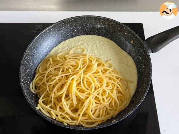 Romige pasta met courgettes en Griekse yoghurt - Voorbereiding stap 6