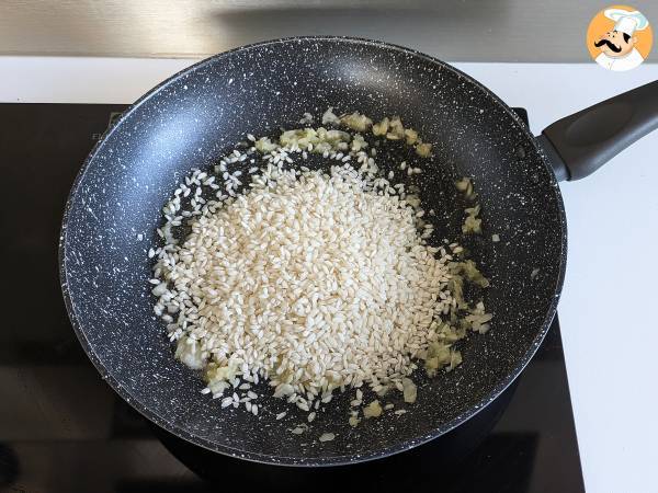 Risotto met biet en gorgonzola: een explosie van kleur en intense smaken - Voorbereiding stap 4