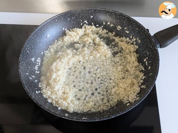 Risotto met biet en gorgonzola: een explosie van kleur en intense smaken - Voorbereiding stap 5