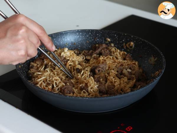 Hoe kook je instant noedels? Snel recept met rundvlees en champignons! - Voorbereiding stap 9