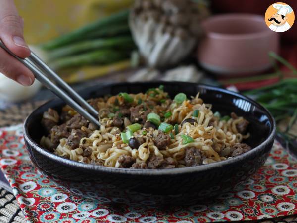 Hoe kook je instant noedels? Snel recept met rundvlees en champignons! - Voorbereiding stap 10