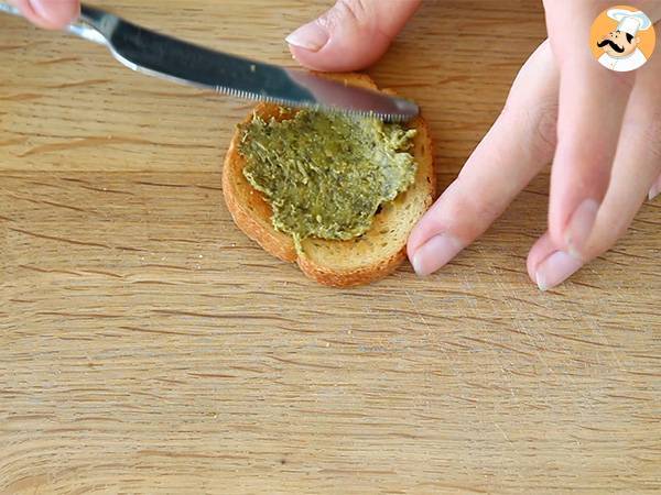 Toast met pesto, parmezaan en zongedroogde tomaat - Voorbereiding stap 1