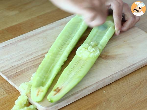 Tzatziki, de Griekse saus met komkommer en yoghurt - Voorbereiding stap 1