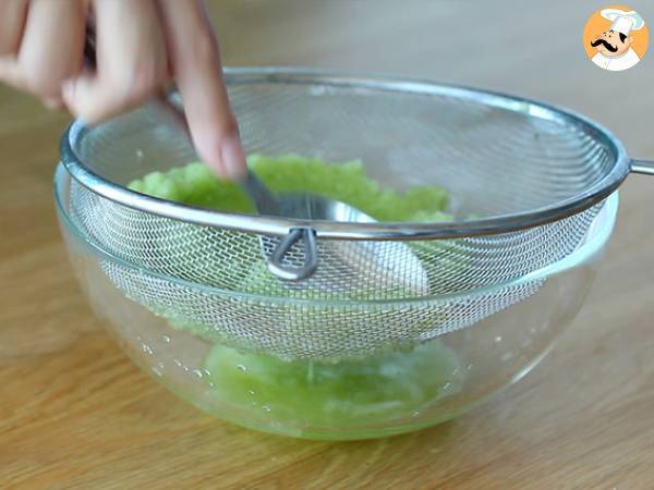 Tzatziki, de Griekse saus met komkommer en yoghurt - Voorbereiding stap 3