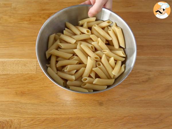 Salade van pasta, tomaat, feta en olijven - Voorbereiding stap 1