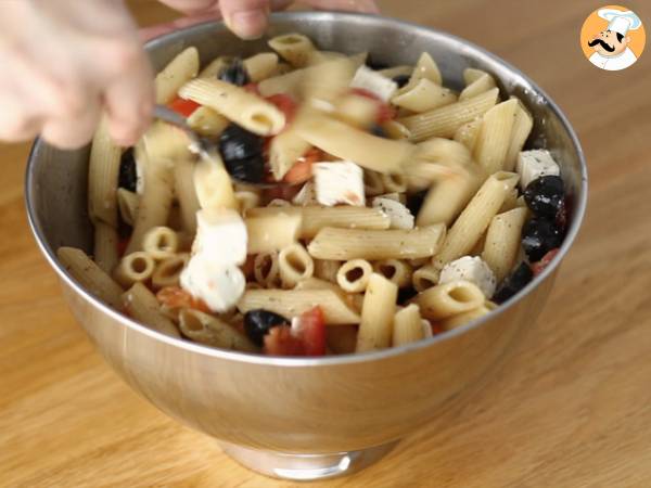 Salade van pasta, tomaat, feta en olijven - Voorbereiding stap 3