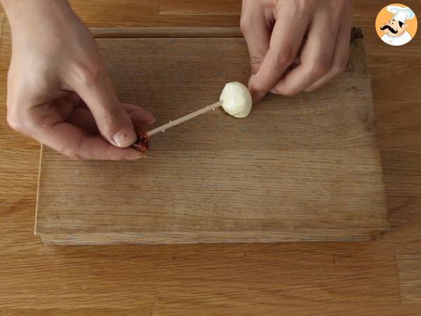 Spiesjes van mozzarella, rauwe ham en zongedroogde tomaat - Voorbereiding stap 2