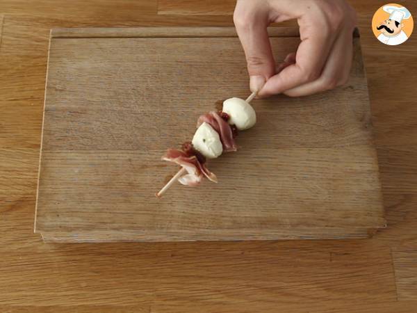 Spiesjes van mozzarella, rauwe ham en zongedroogde tomaat - Voorbereiding stap 3