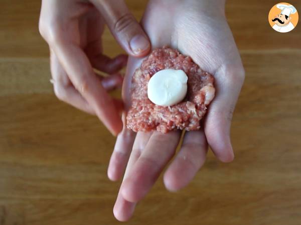 Kalfsgehaktballetjes gevuld met mozzarella - Voorbereiding stap 3