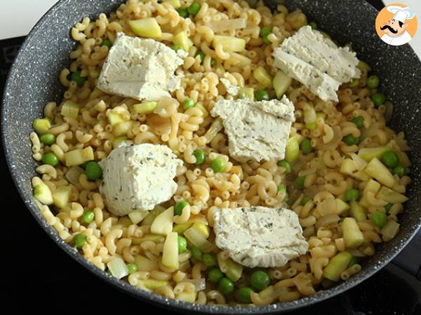 Risotto met coquillettes, doperwten, courgettes, knoflook en kruidenkaas - Voorbereiding stap 6