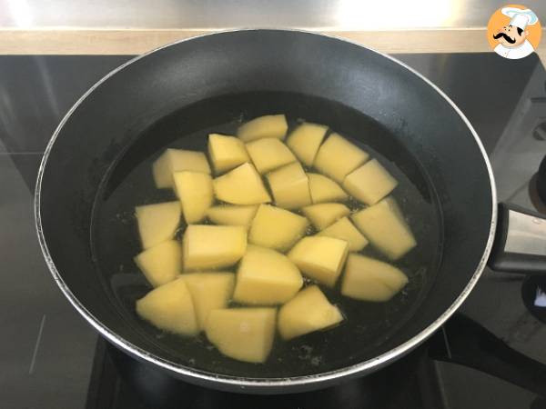 Aardappel-, tonijn- en tomatensalade - Voorbereiding stap 1