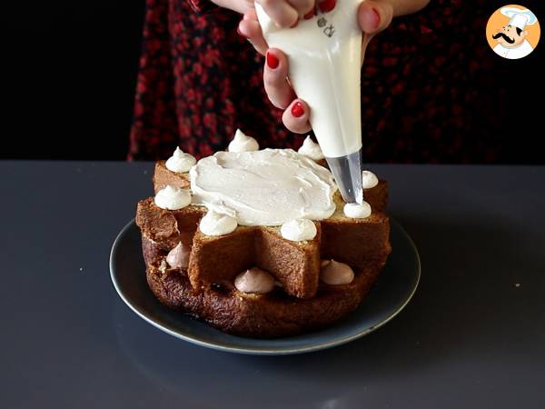 Pandoro brioche gevuld met Nutella crème en vanillecrème in de vorm van een kerstboom - Voorbereiding stap 7