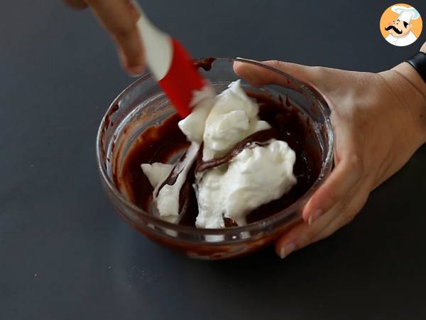 Chocovlaai, de perfecte combinatie van een vochtige chocoladetaart en een vanille-karamelvlaai - Voorbereiding stap 7