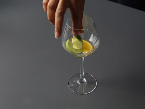 Mousserende wijn sangria: de verfrissende ster van de feestdagen - Voorbereiding stap 1