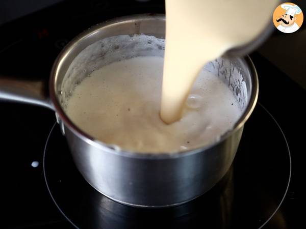 Cruffins, de combinatie van een croissant en een muffin, met custard en chocolade - Voorbereiding stap 3