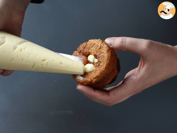 Cruffins, de combinatie van een croissant en een muffin, met custard en chocolade - Voorbereiding stap 14