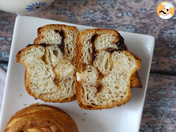 Cruffins, de combinatie van een croissant en een muffin, met custard en chocolade - Voorbereiding stap 15