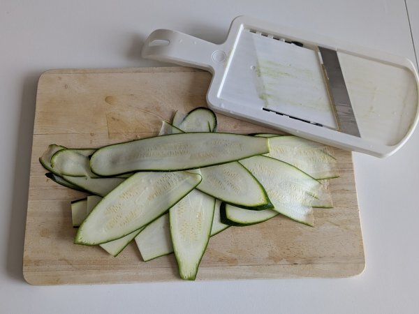 Courgette parmigiana in air fryer: snel, licht en knapperig - Voorbereiding stap 1