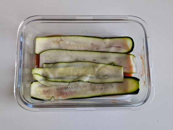 Courgette parmigiana in air fryer: snel, licht en knapperig - Voorbereiding stap 6