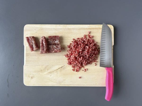 Tartar de fuet: een express versie van de klassieke steak tartaar - Voorbereiding stap 1