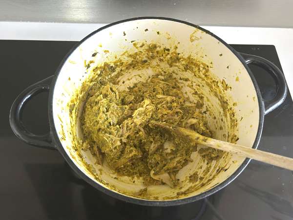 Traditioneel Marokkaans gebakje met baksteendeeg, kip en kruiden - Voorbereiding stap 8