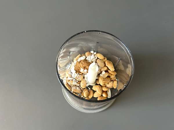 Traditioneel Marokkaans gebakje met baksteendeeg, kip en kruiden - Voorbereiding stap 10