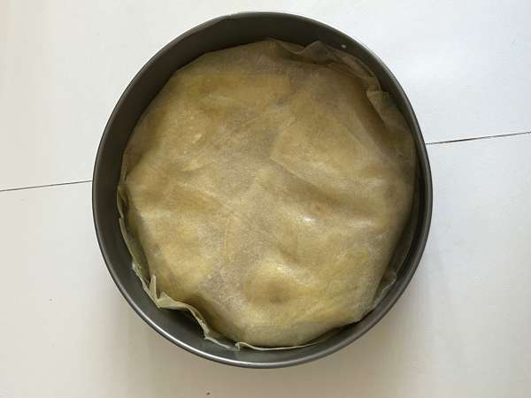 Traditioneel Marokkaans gebakje met baksteendeeg, kip en kruiden - Voorbereiding stap 14