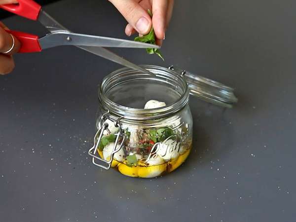 Gemarineerde mozzarellabolletjes als aperitief of salade! - Voorbereiding stap 2
