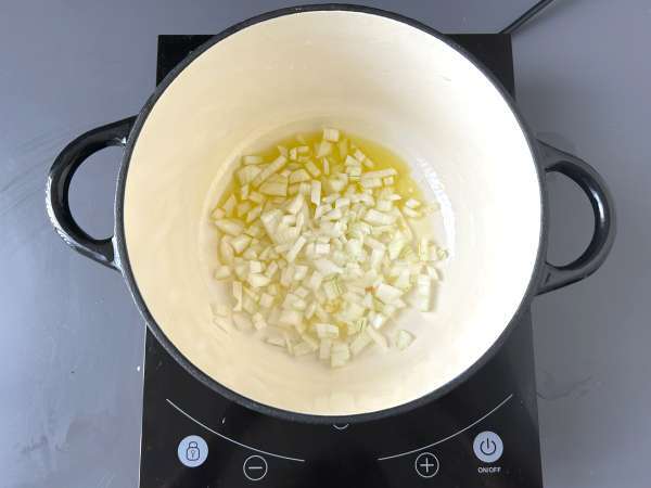Courgettecrème met groene appel en yoghurt in 30 minuten klaar - Voorbereiding stap 2