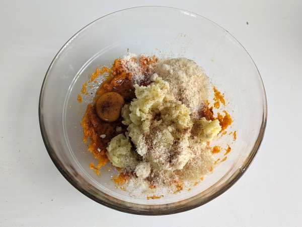 Pompoengehaktbrood met champignons en draderige scamorza kaas: lekker en makkelijk gebakken recept - Voorbereiding stap 5